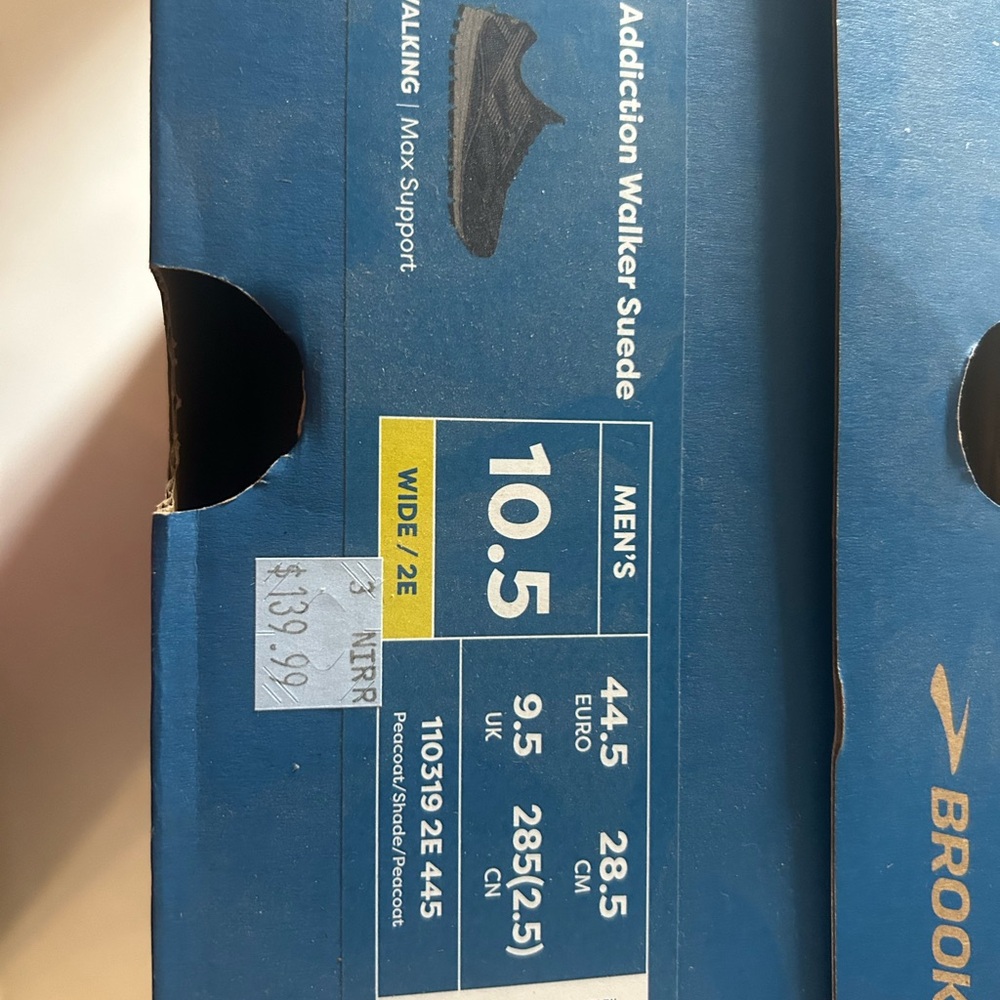 NEW brooks walking shoes